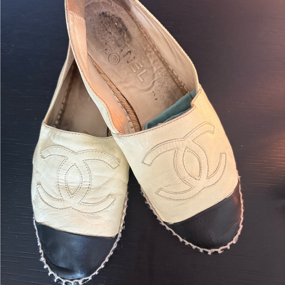 CHANEL Cream and Black Espadrilles